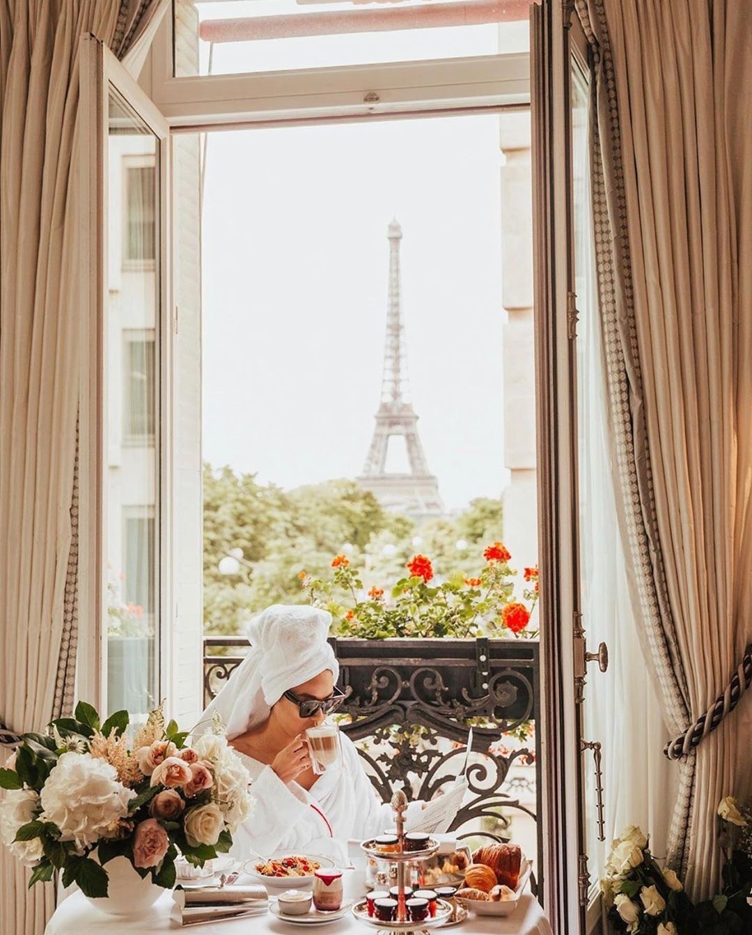 khach san paris anh 7