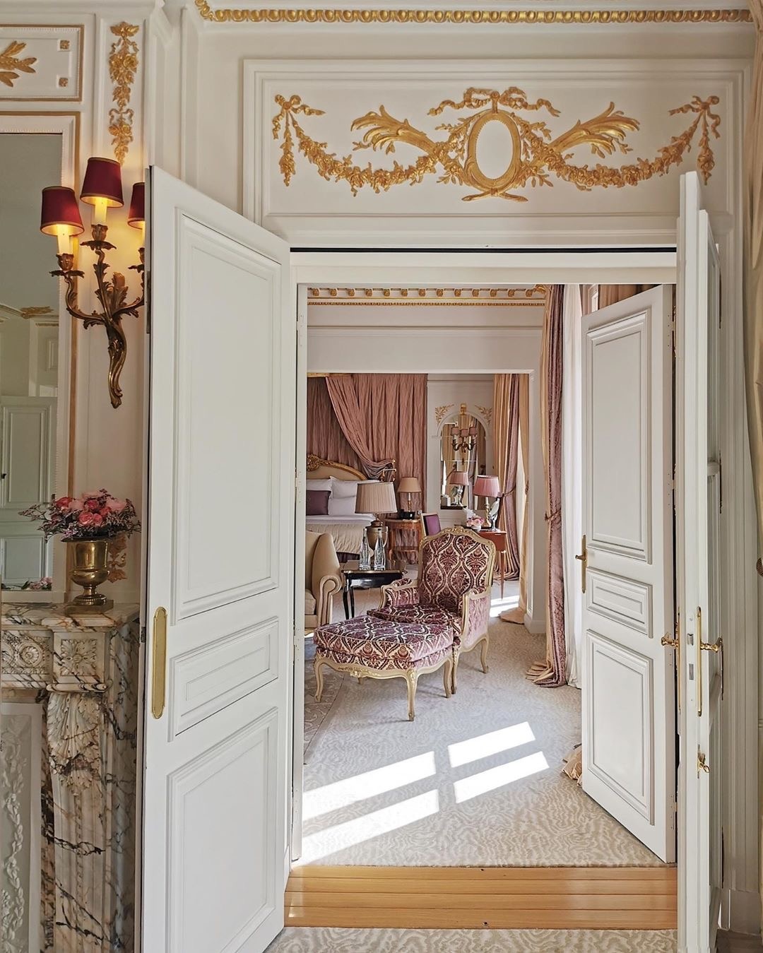 khach san paris anh 3