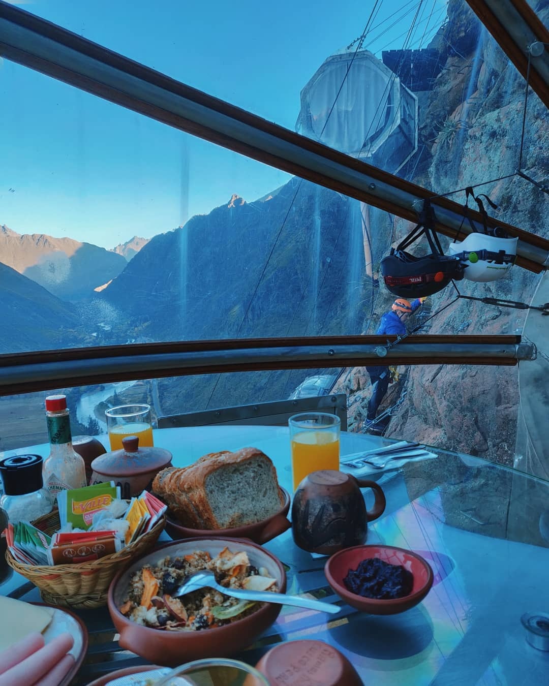 khach san tren nui anh 11