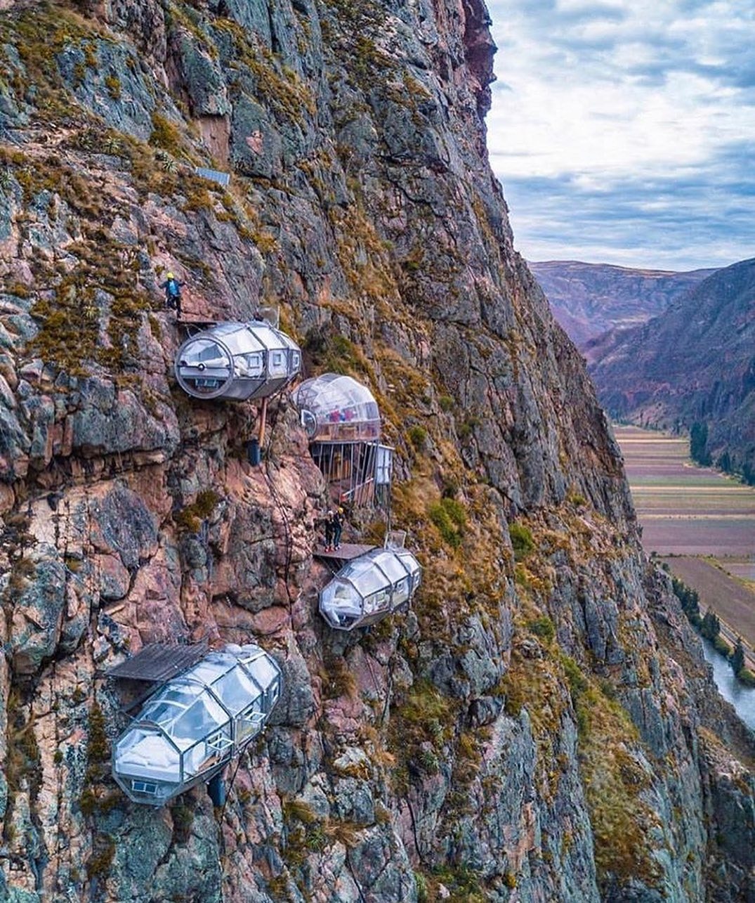 khach san tren nui anh 6