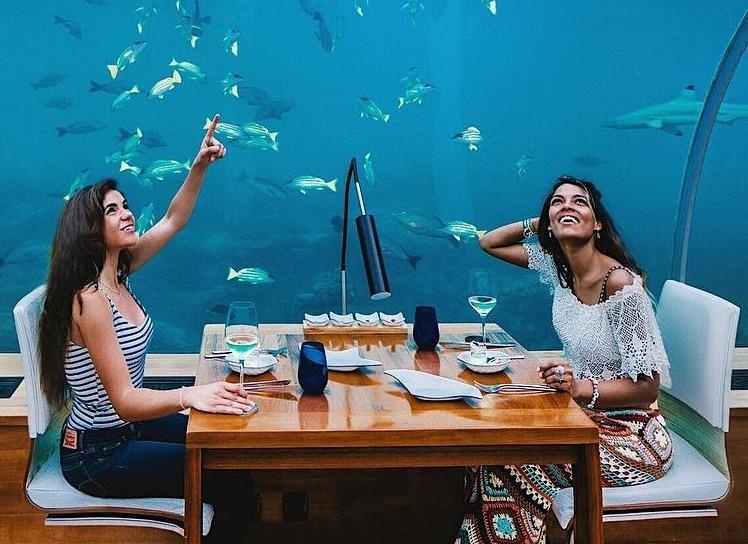 Nha hang duoi nuoc va nhung quan an doc la khap the gioi hinh anh