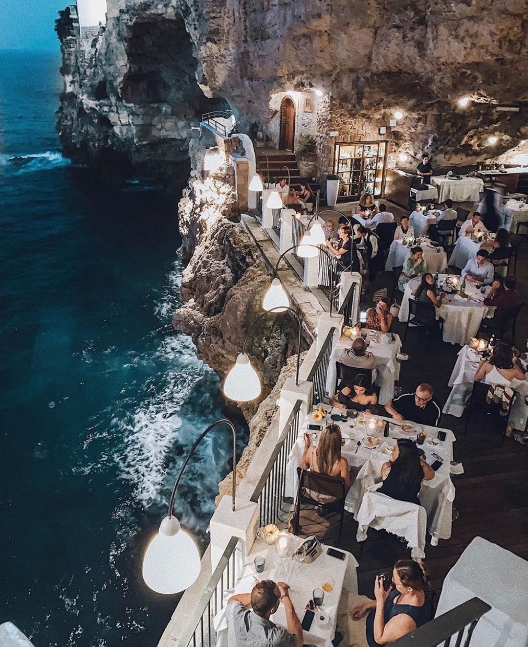 nha hang doc dao anh 15