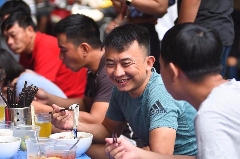 Di tim 5 quan pho dong khach bac nhat o Ha Noi hinh anh