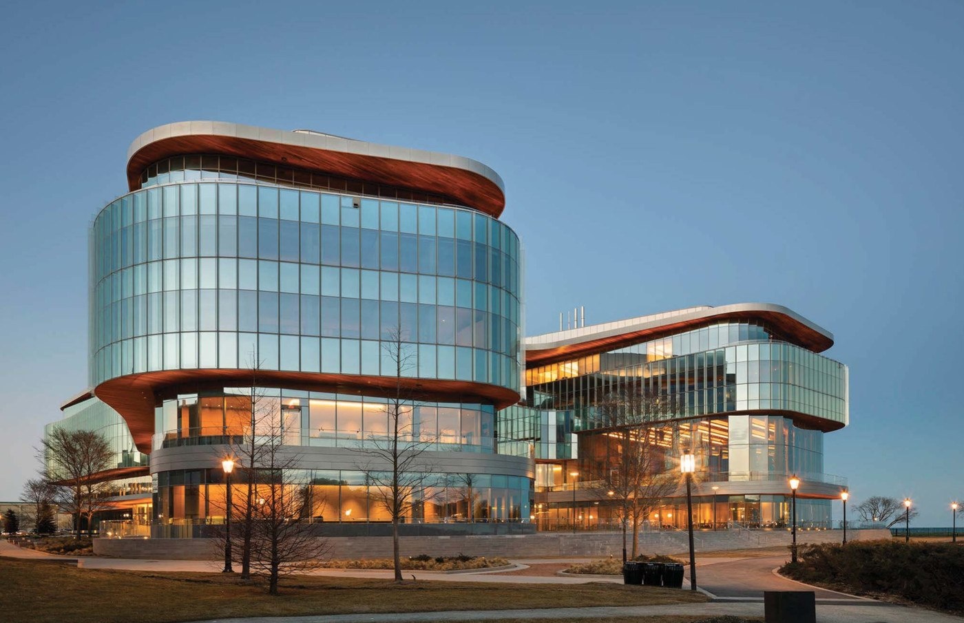 truong dai hoc co nhieu nu ty phu anh 2