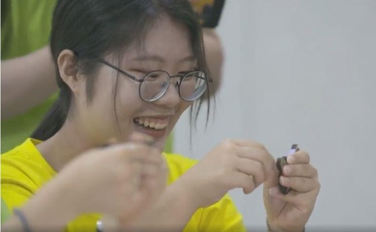 Trung tam cai nghien smartphone danh cho thanh nien Han Quoc hinh anh