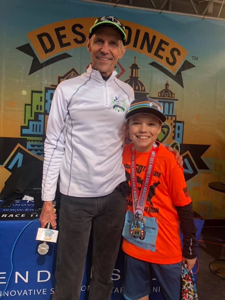 cau be 11 tuoi lap ky luc ve chay marathon anh 11