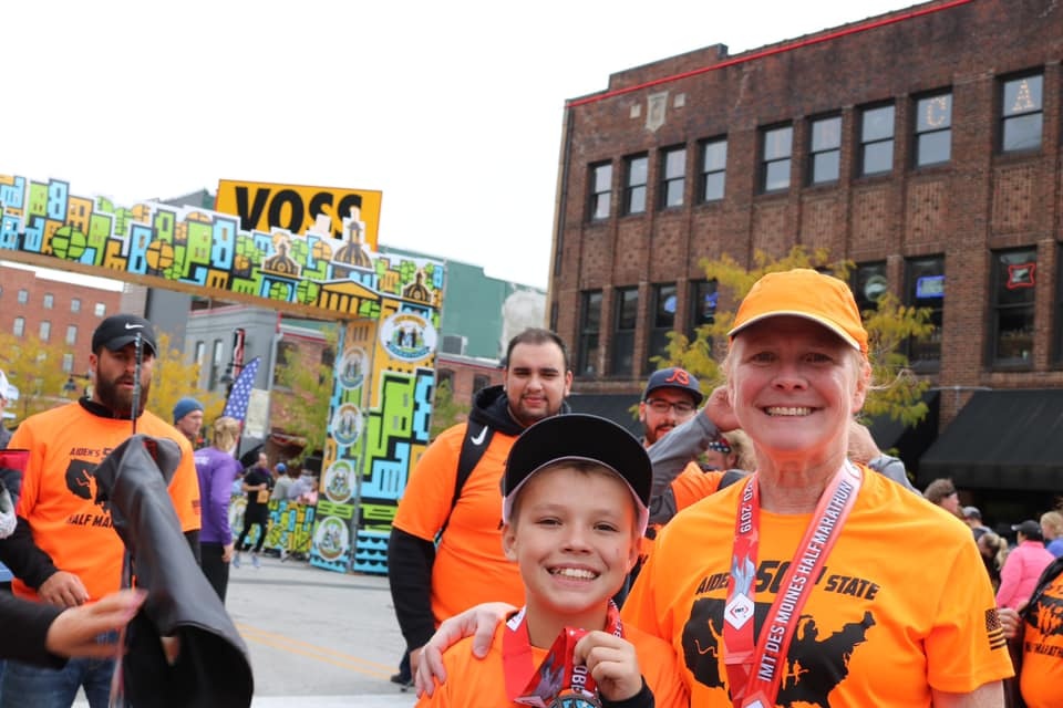 cau be 11 tuoi lap ky luc ve chay marathon anh 4