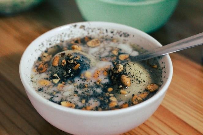 Nhung mon che nong dac trung mua dong Ha Noi hinh anh