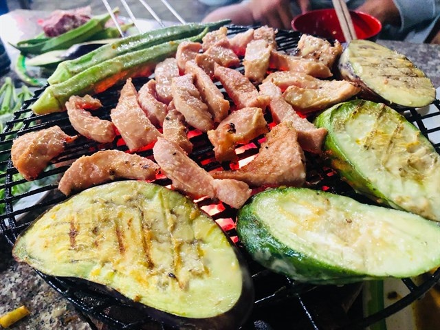 quan bo nuong noi tieng o TP.HCM anh 12