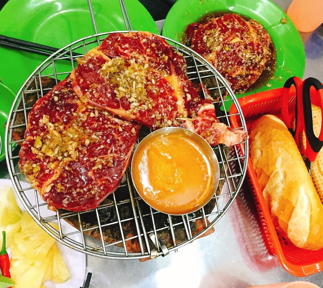 quan bo nuong noi tieng o TP.HCM anh 2