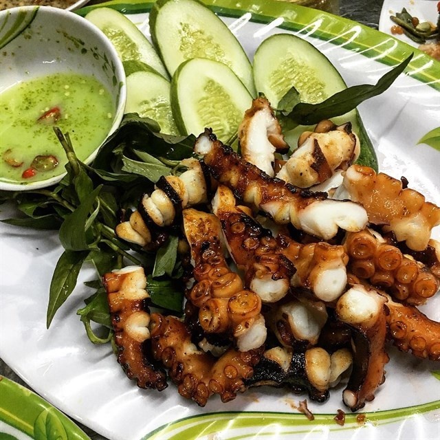 muc va bach tuoc nuong TP.HCM anh 2