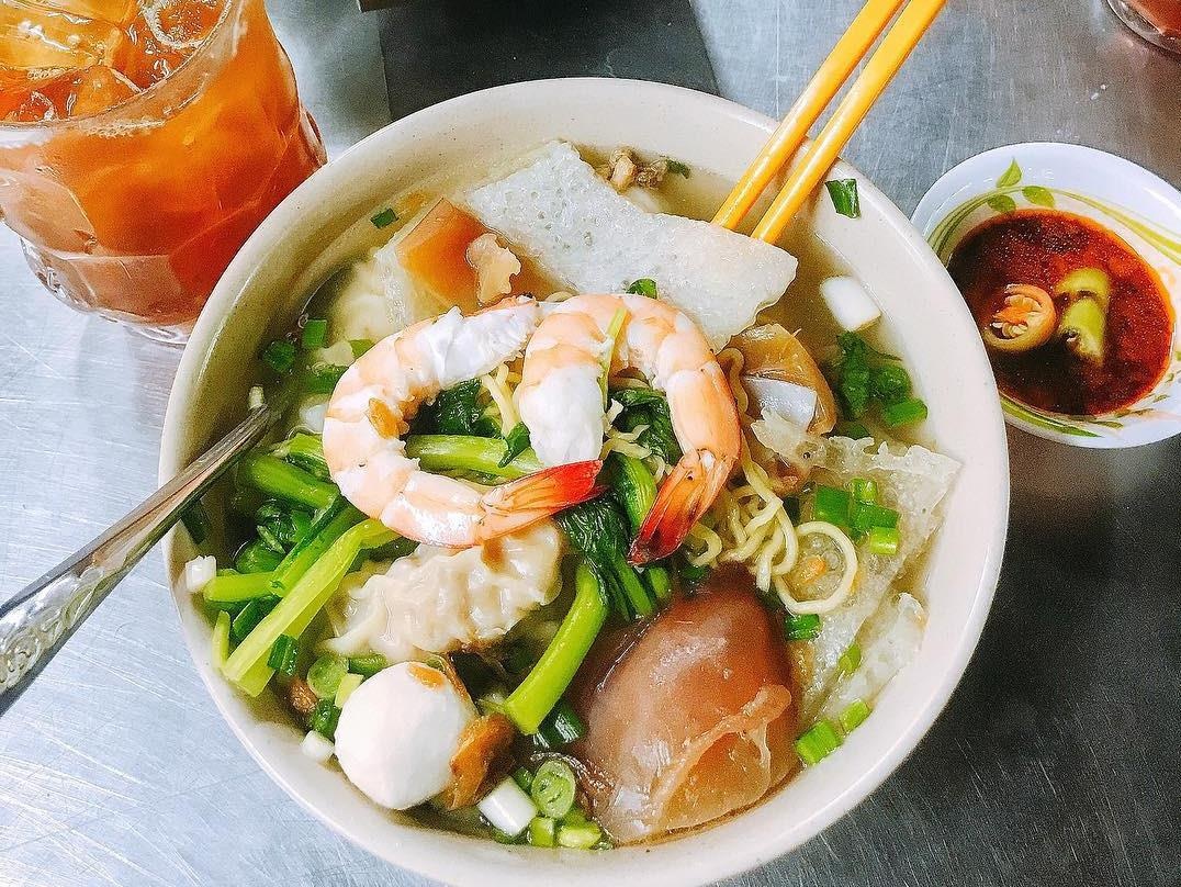 Nhung khu pho am thuc thu hut gioi tre o TP.HCM hinh anh