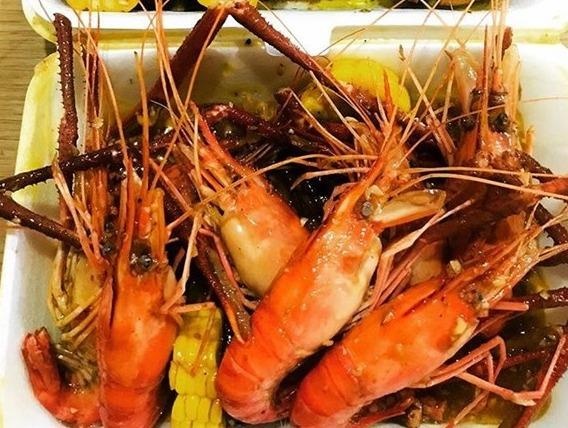 Nhung quan tom cang noi tieng o TP.HCM hinh anh