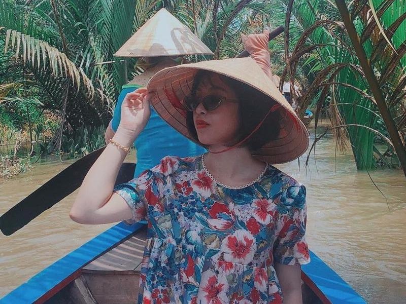 Ghe tham 4 con dat tru phu mien Tay dip nghi le hinh anh