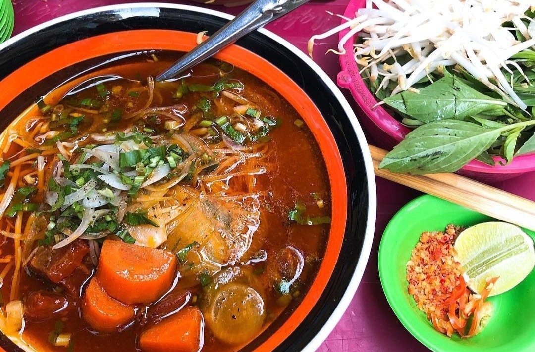 Nhung quan an trong hem thu hut khach o TP.HCM hinh anh
