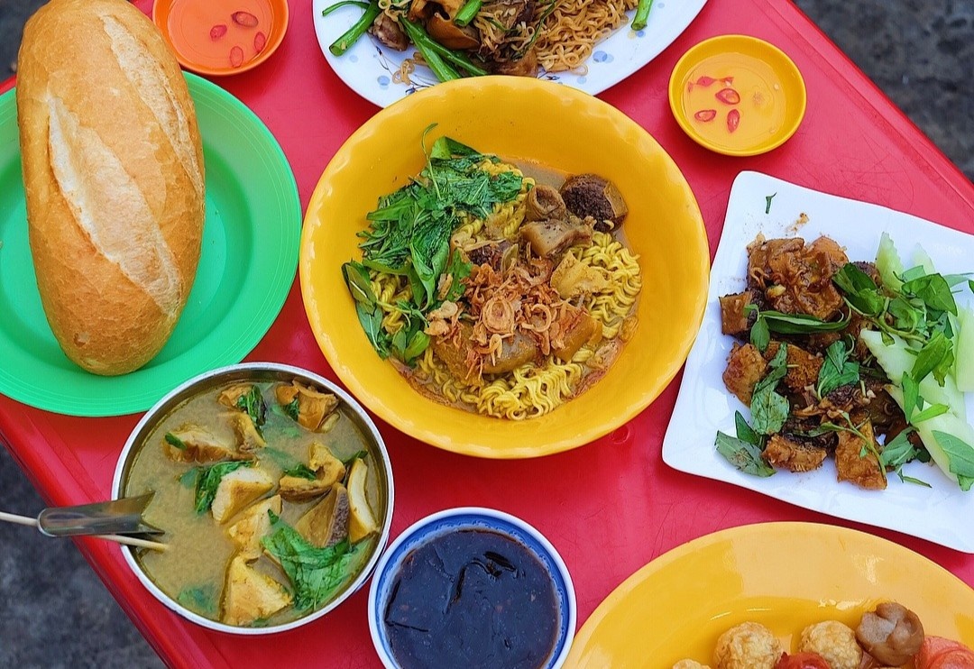 Nhung mon an noi tieng duoi 30.000 dong gan voi cac dia diem o TP.HCM hinh anh