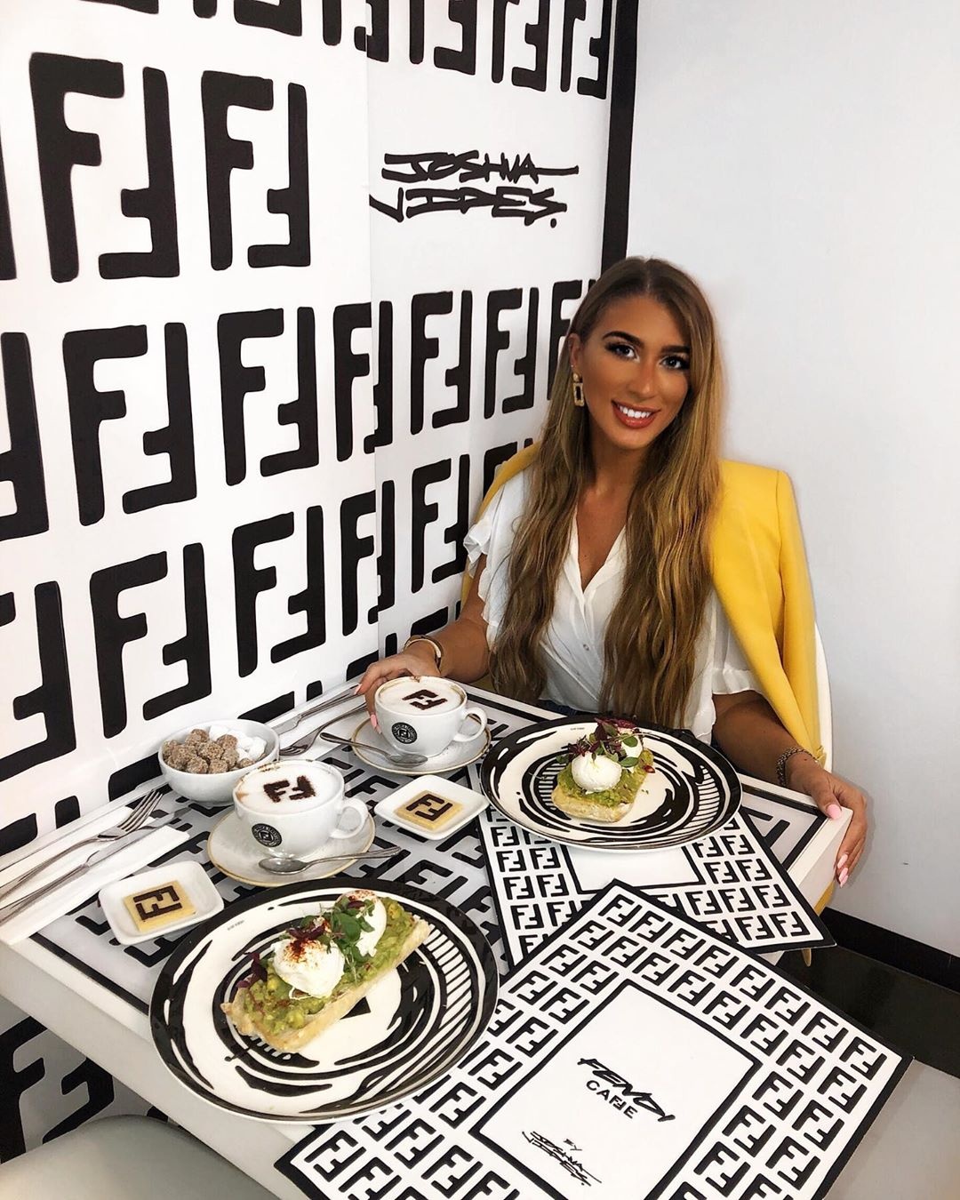 quan ca phe cua cac thuong hieu thoi trang anh 2