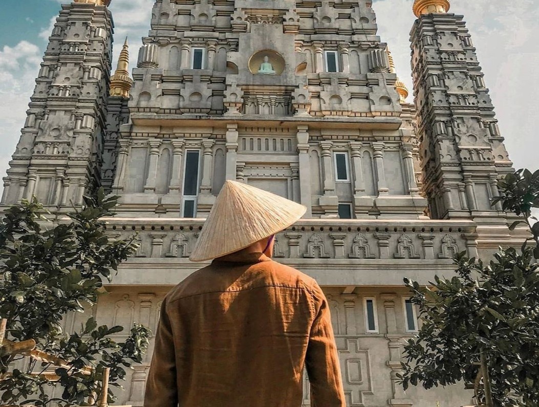 Ngoi chua so huu kien truc tuyet dep giua long co do Hue hinh anh