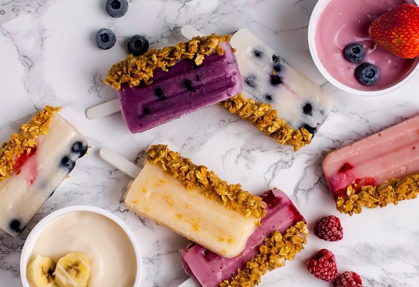 Lam kem tai nha de dang voi yaourt hoa qua hinh anh