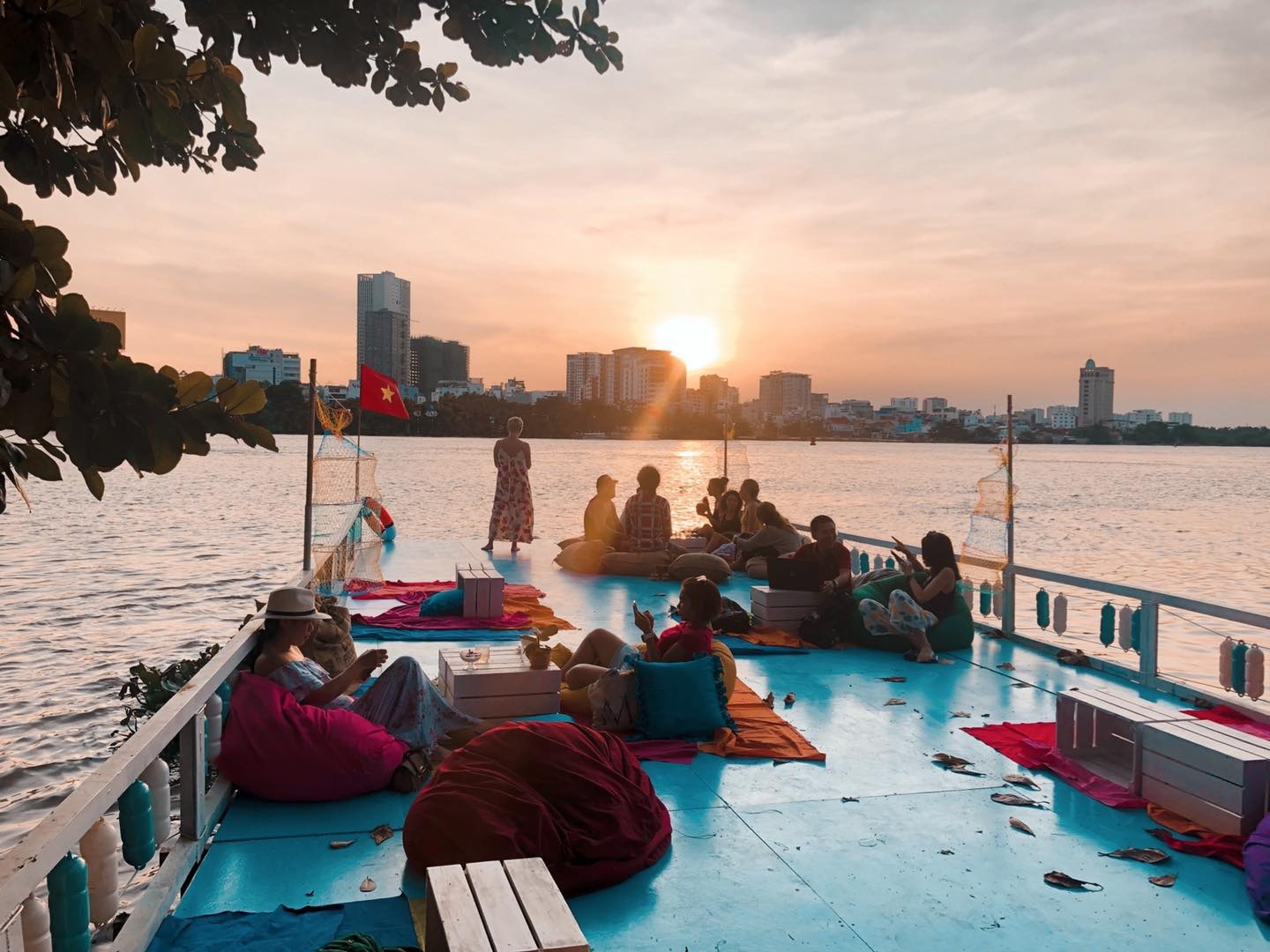 Cà phê trên sông Sài Gòn ảnh 1 Ca phe tren song Sai Gon anh 1