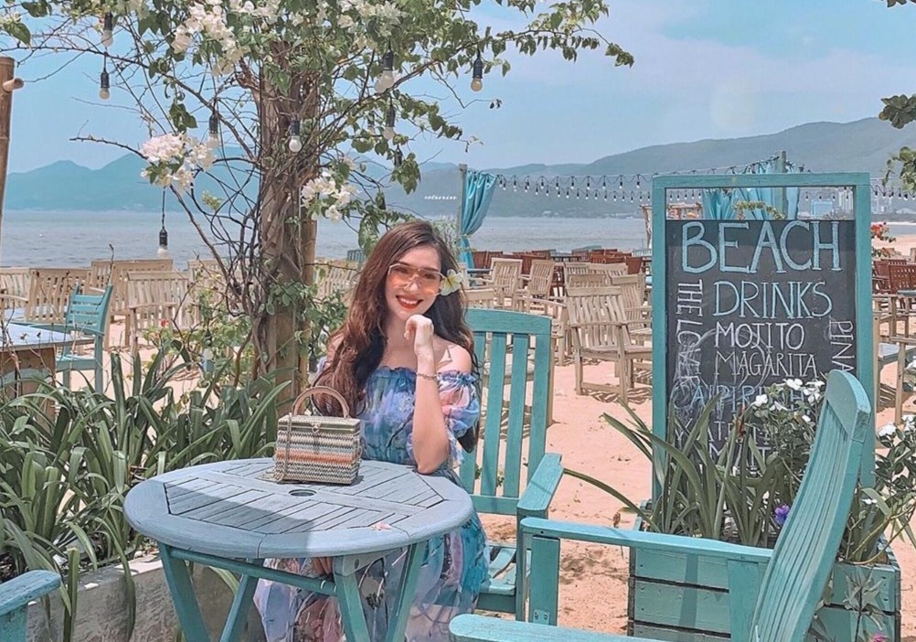 Song ao voi 4 quan ca phe view bien o Quy Nhon hinh anh