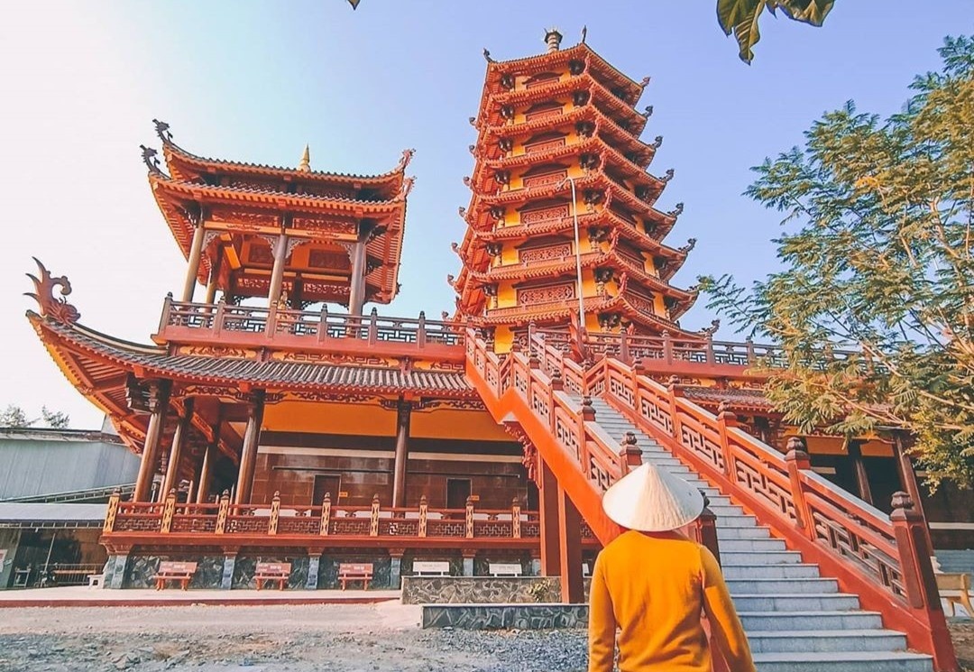 Ngoi chua duoc menh danh co tran thu nho cua mien Tay hinh anh