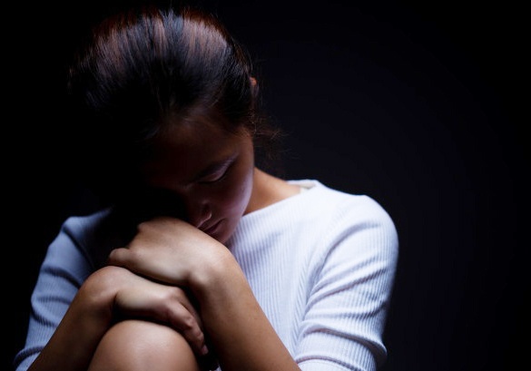 Hoc sinh nhay lau tu tu o Trung Quoc, giao vien bi ky luat hinh anh