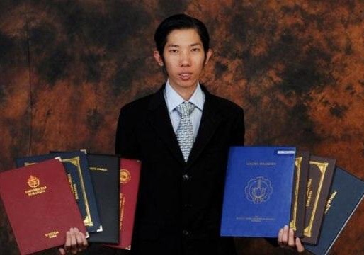 Nguoi dan ong Indonesia co 3 bang thac si, 11 bang cu nhan hinh anh