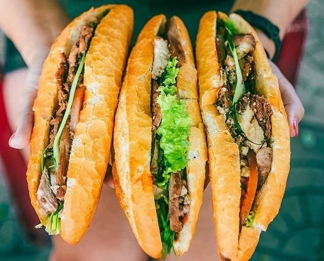 Tam huu va loat mon an choi nen thu khi den pho Hoi hinh anh