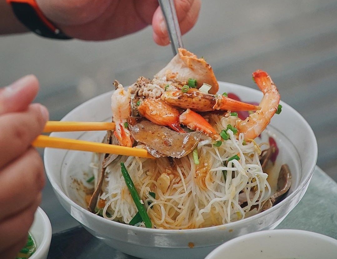 Nhung quan hu tieu hai san hut khach o TP.HCM hinh anh