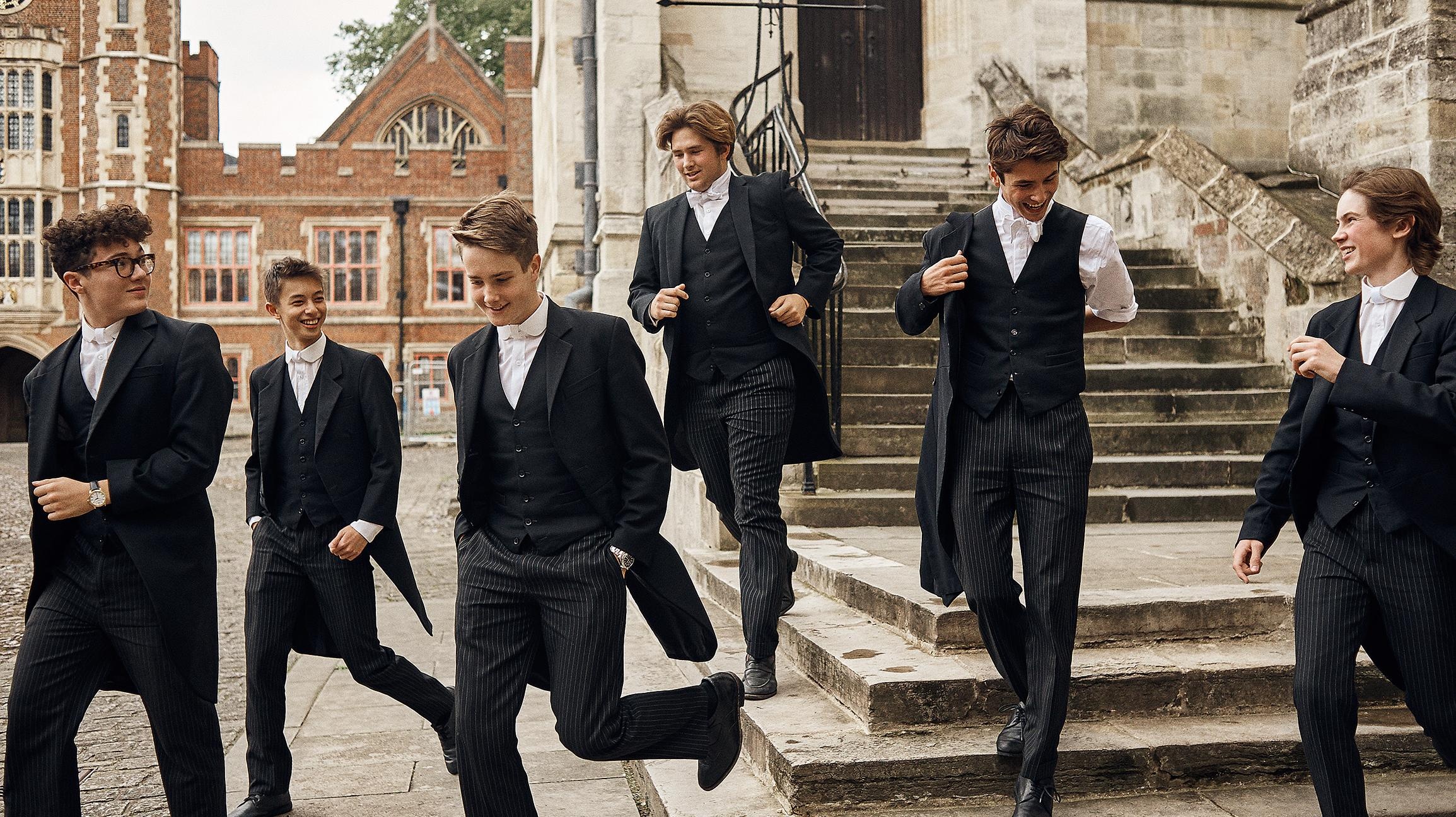 Truong cua con chau hoang gia co hoc phi dat nhu the nao? hinh anh