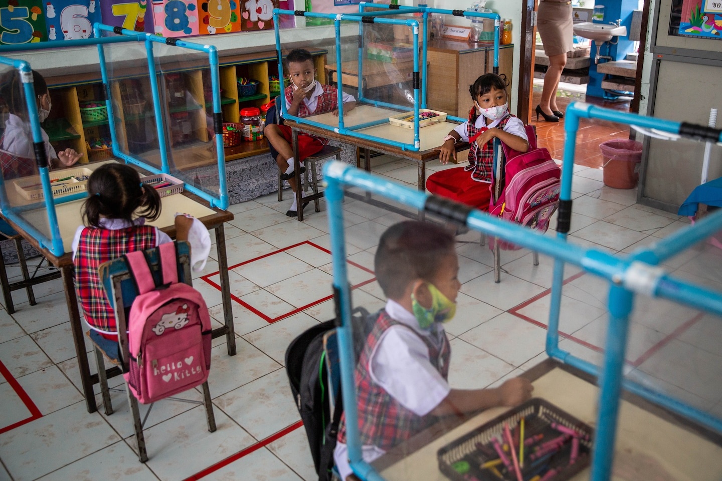 hộp cách li của học sinh Thái Lan ảnh 2 hop cach li cua hoc sinh Thai Lan anh 2