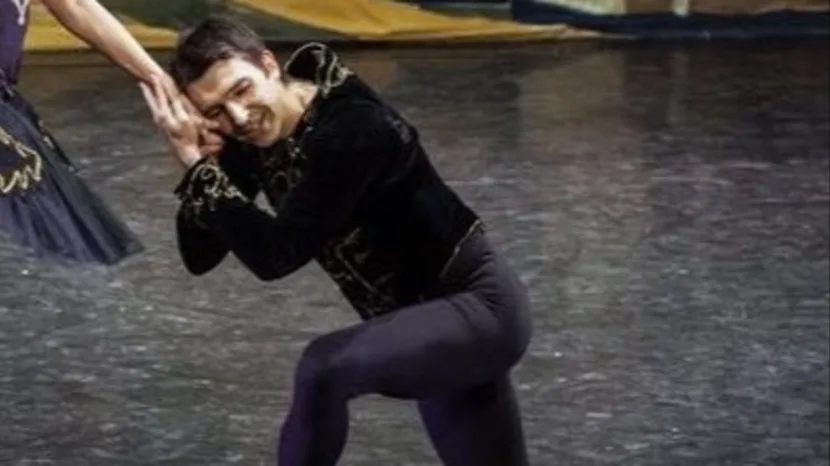 be boi tan cong tinh duc o truong mua anh 2