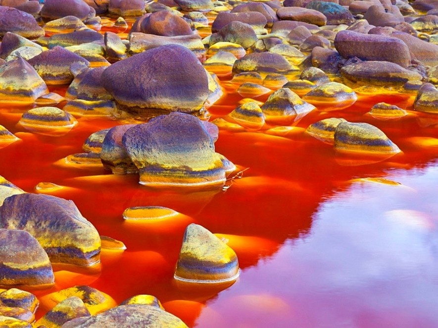 Dong song do thu hut du khach hieu ky hinh anh