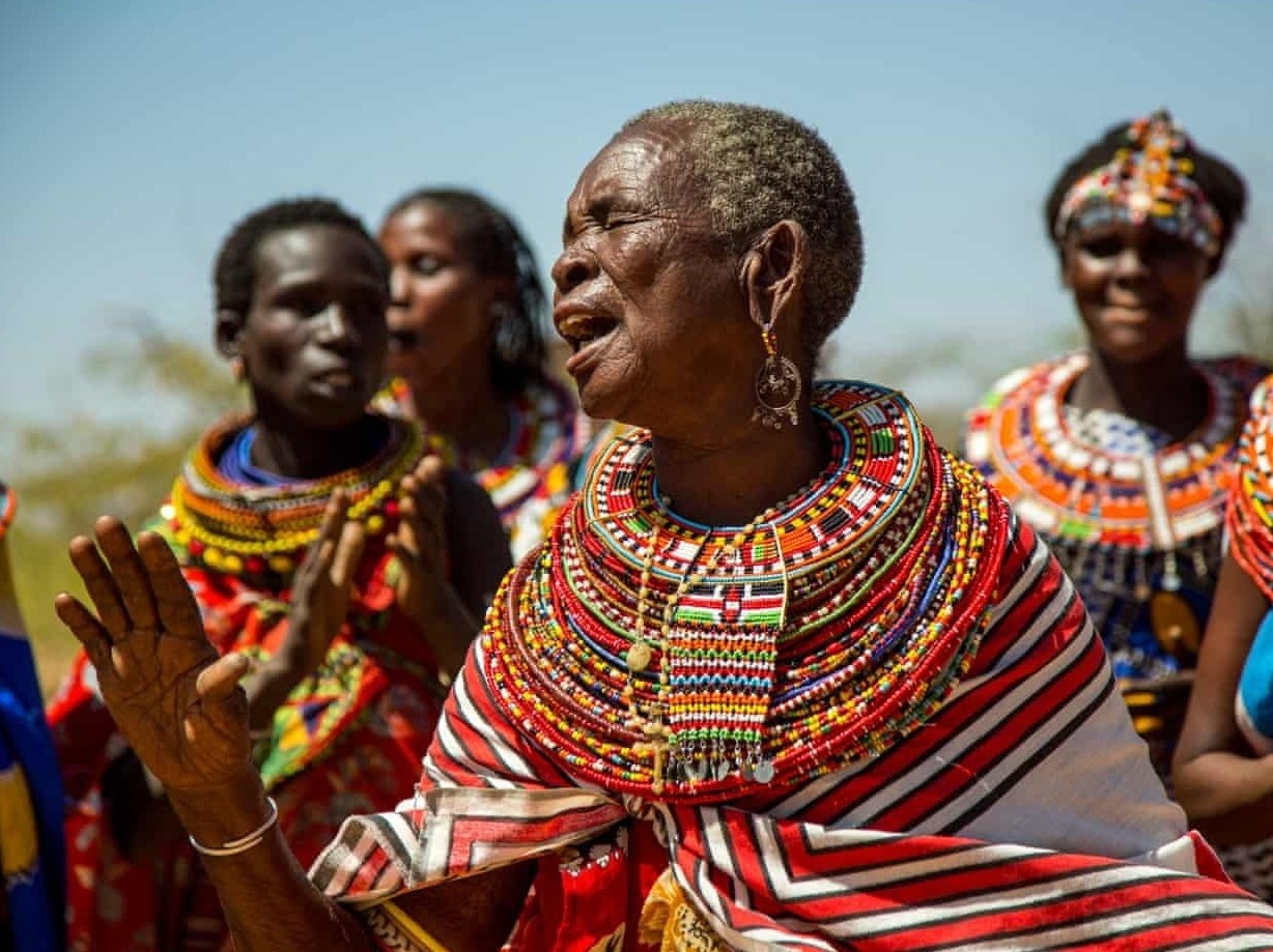 Ngoi lang chi co phu nu duoc sinh song hinh anh