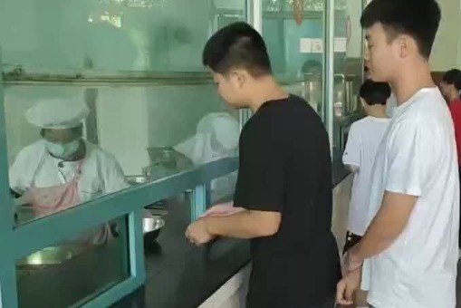 Bo thua nhieu do an, hoc sinh Trung Quoc bi phat tien hinh anh