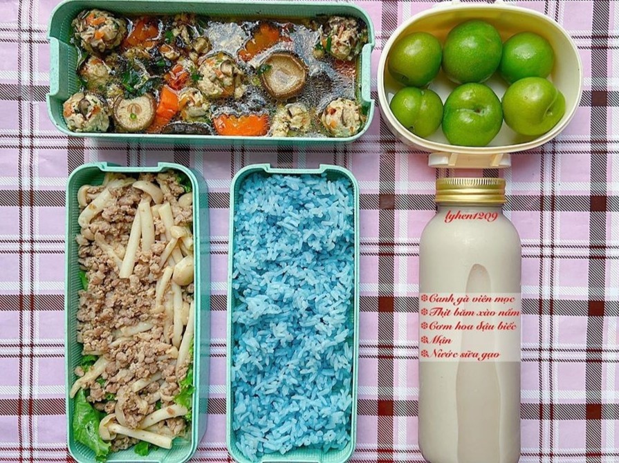 Thuc don com hop cho dan van phong hinh anh