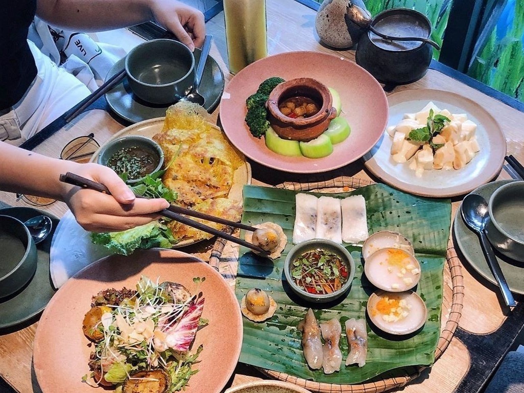 Nhung nha hang chay hut khach o Ha Noi hinh anh