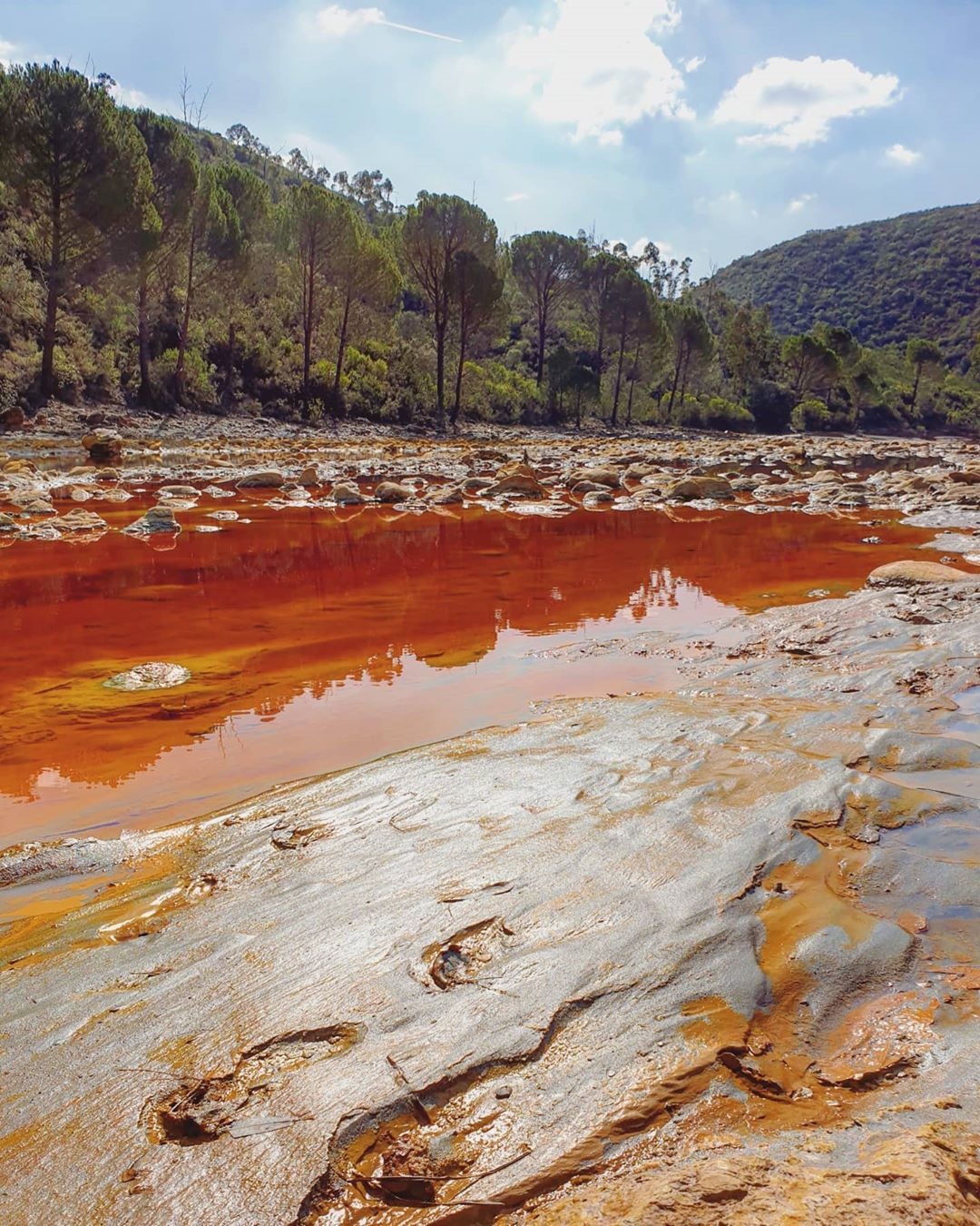 ho nuoc mau la anh 2