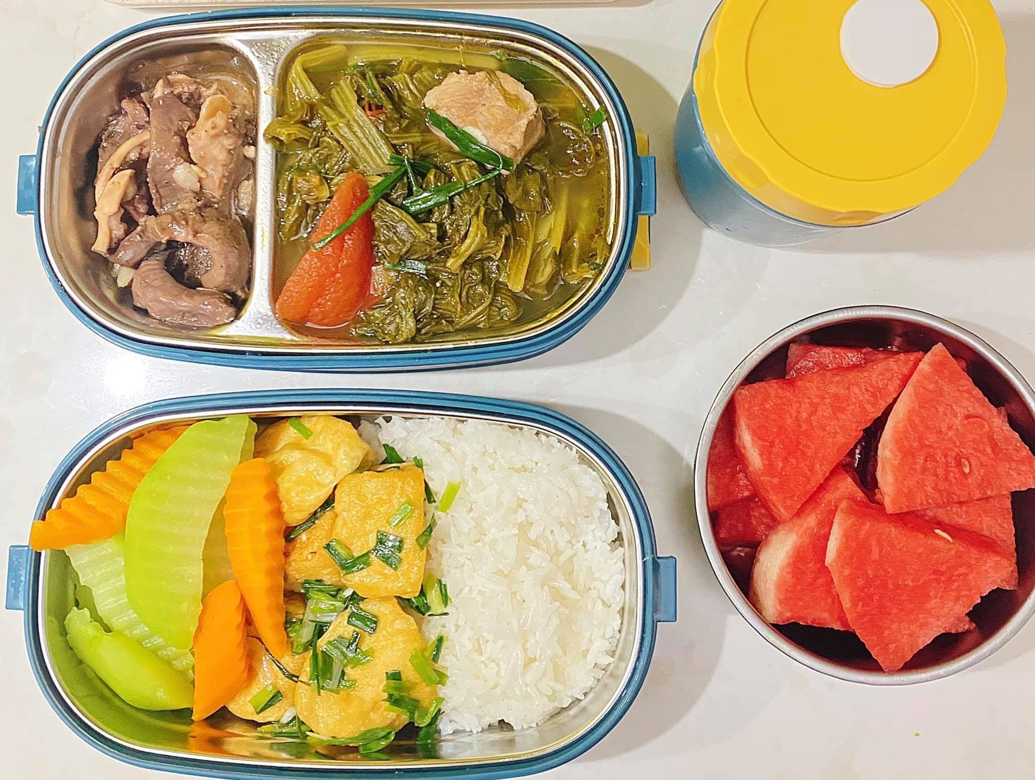 6 hop com trua cho dan van phong hinh anh