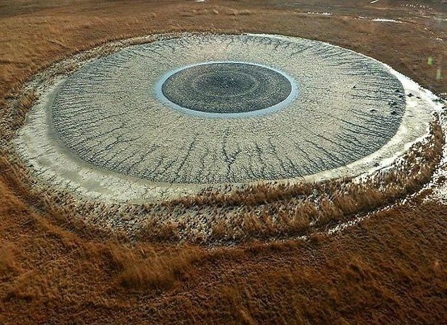 Ngon nui lua co hinh mat nguoi khong lo hinh anh