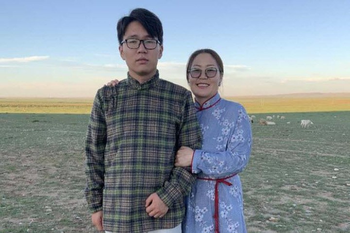 Hai me con cung trung tuyen dai hoc o Trung Quoc hinh anh