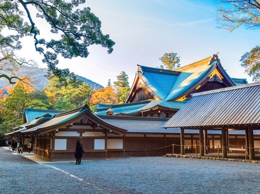 Ngoi den thieng 20 nam duoc xay dung lai mot lan hinh anh