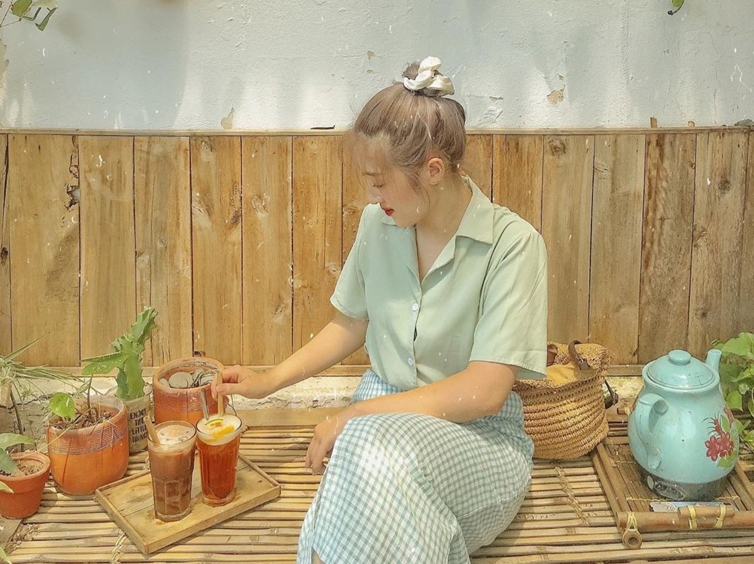 Tan huong thu Ha Noi tai cac quan ca phe view dep hinh anh