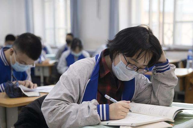 quy định nữ sinh cắt tóc ngắn ảnh 1 quy dinh nu sinh cat toc ngan anh 1