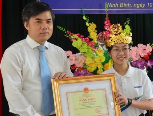 Bo GD&DT trao bang khen cho quan quan 'Duong len dinh Olympia' hinh anh