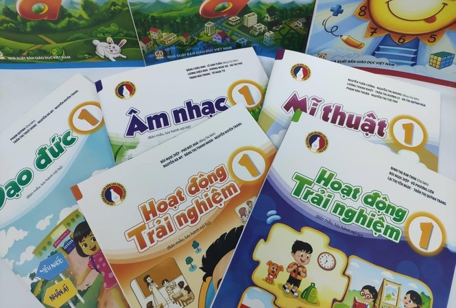 Tham dinh sach giao khoa lop 1 het bao nhieu tien? hinh anh