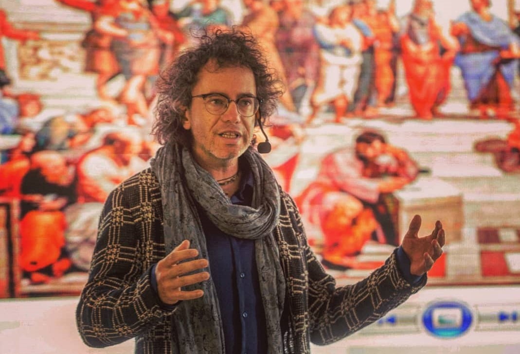 Cuoc song cua thay giao Italy noi tieng voi bai tap he hinh anh