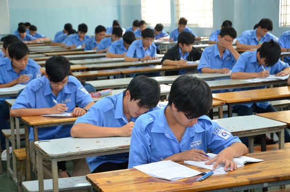 Du diem dau dai hoc van lua chon truong nghe hinh anh
