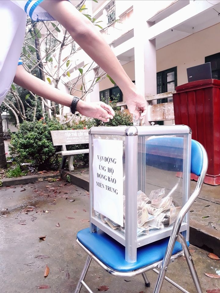 học sinh ủng hộ miền Trung ảnh 3 hoc sinh ung ho mien Trung anh 3
